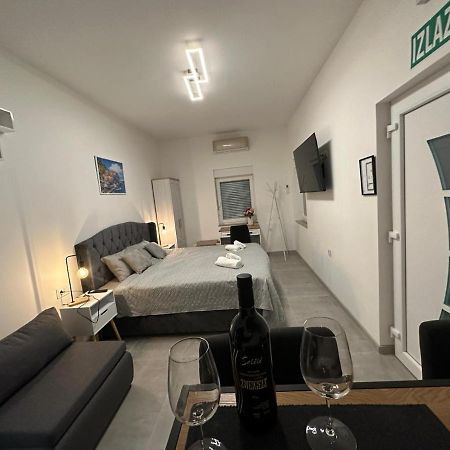 Venite Rooms Velika Екстериор снимка